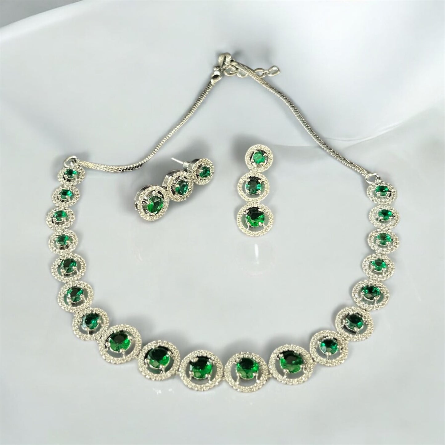 Diani Emerald Touch Silver Neckpiece Set