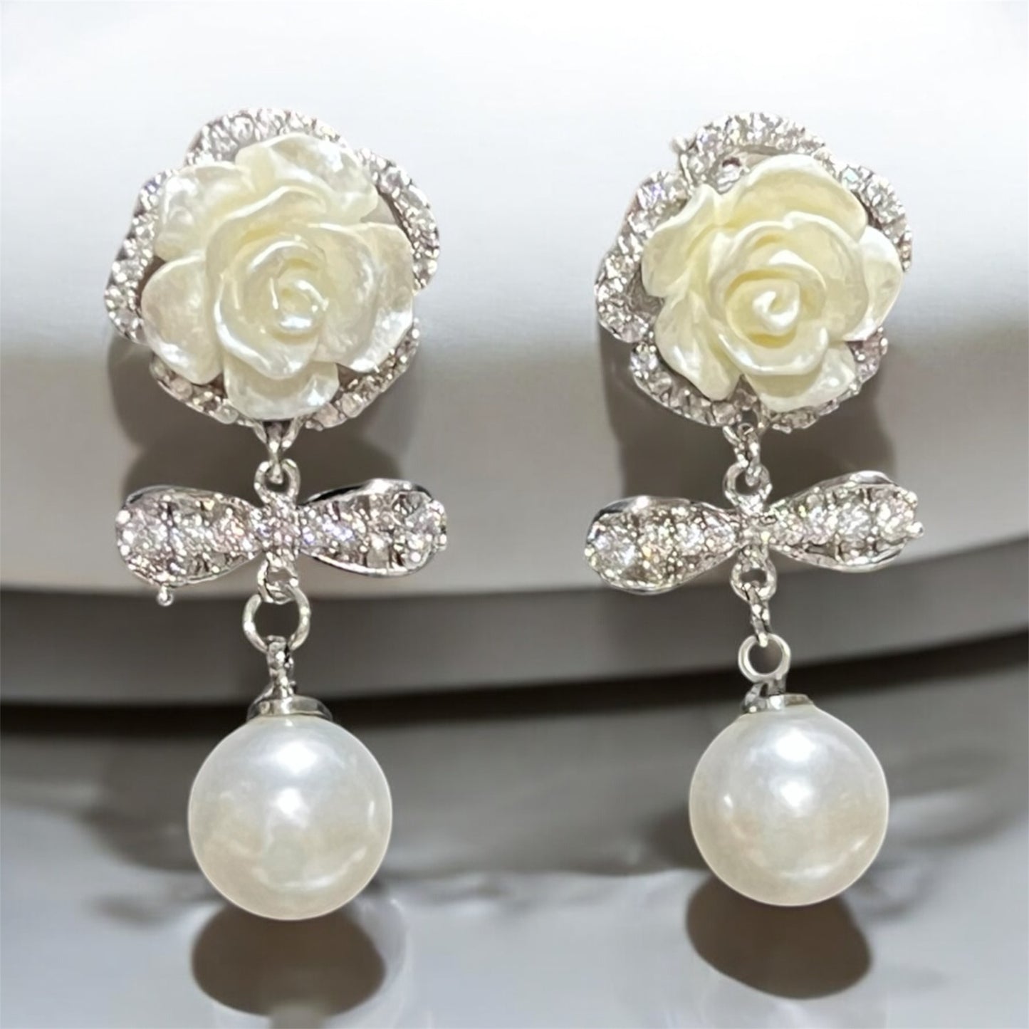 White Flower with Pearl Hanging Earrings in Silver