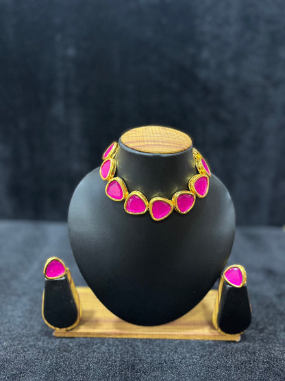 Single layer kundan Choker - Triangle Shape