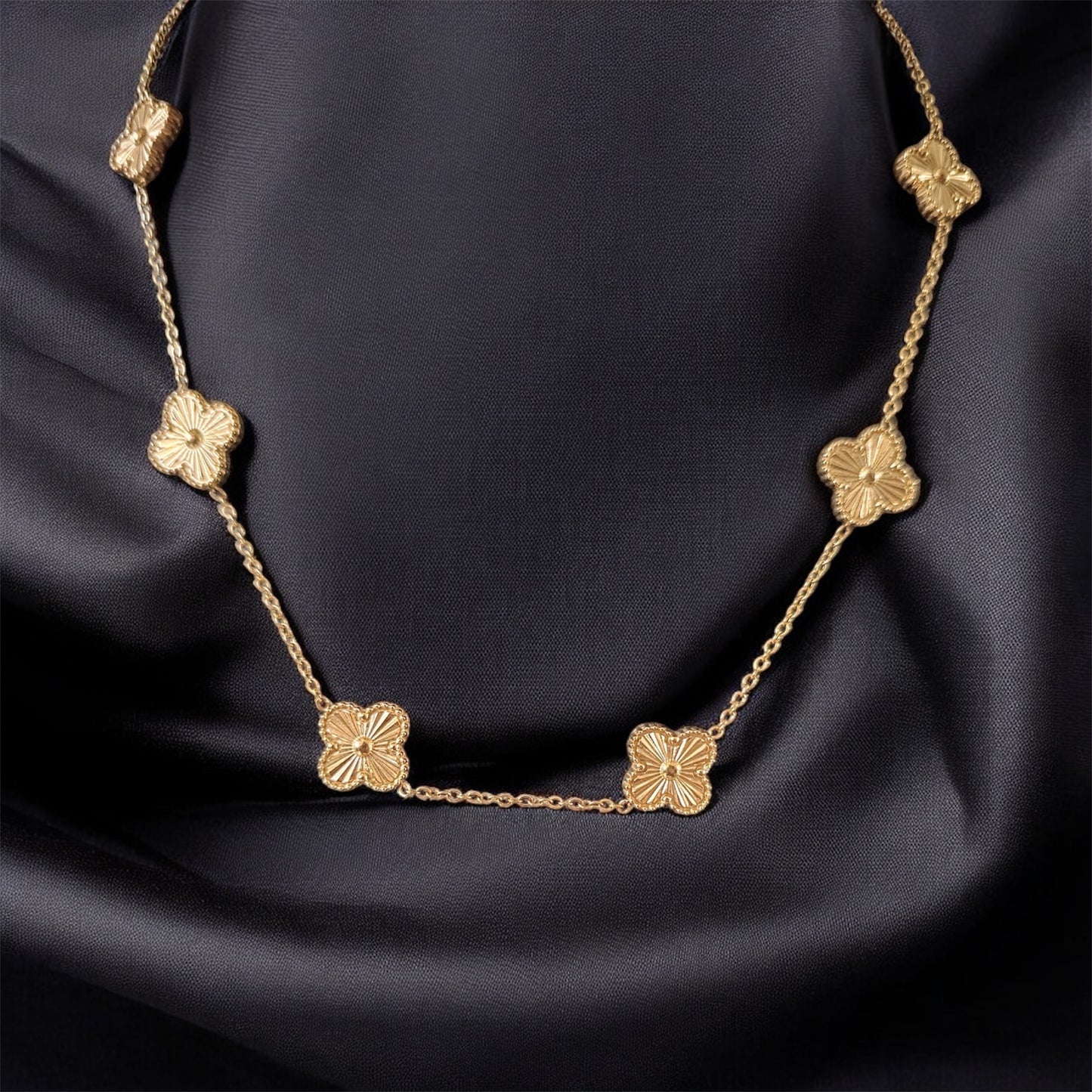 Gold chain with beautiful flowers