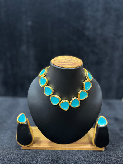 Single layer kundan Choker - Triangle Shape