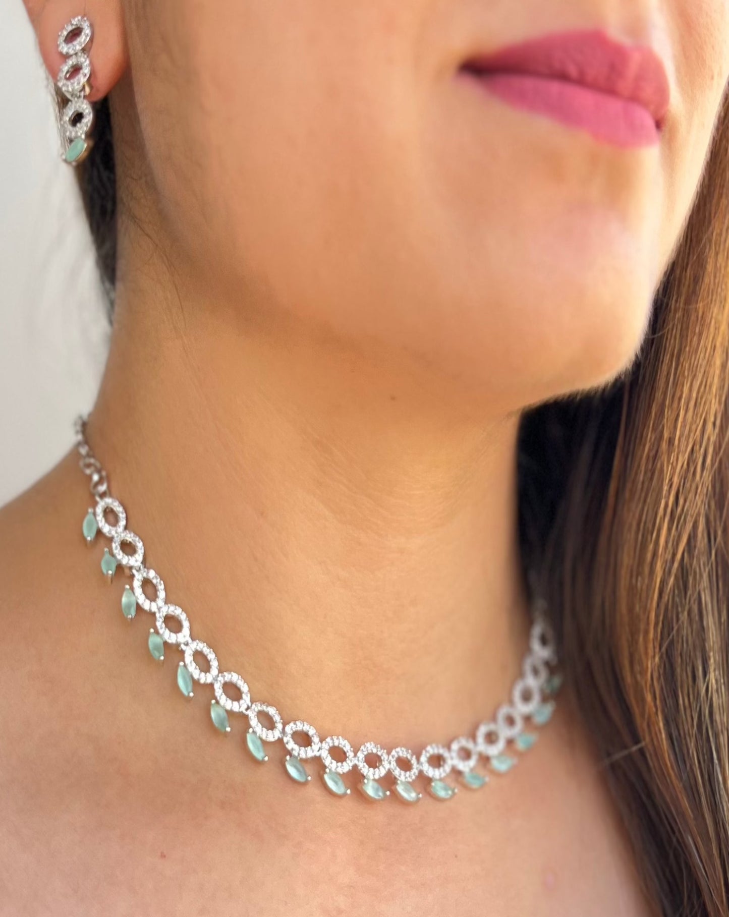 Small Oval American Diamond neckpiece in Silver