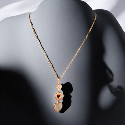 Hearts Statement pendant in rosegold chain