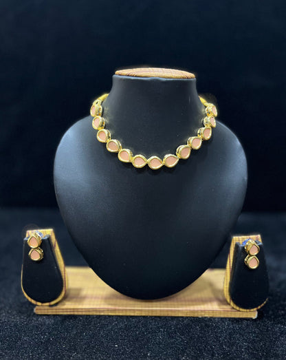 Single layer kundan Choker - Drop Shape