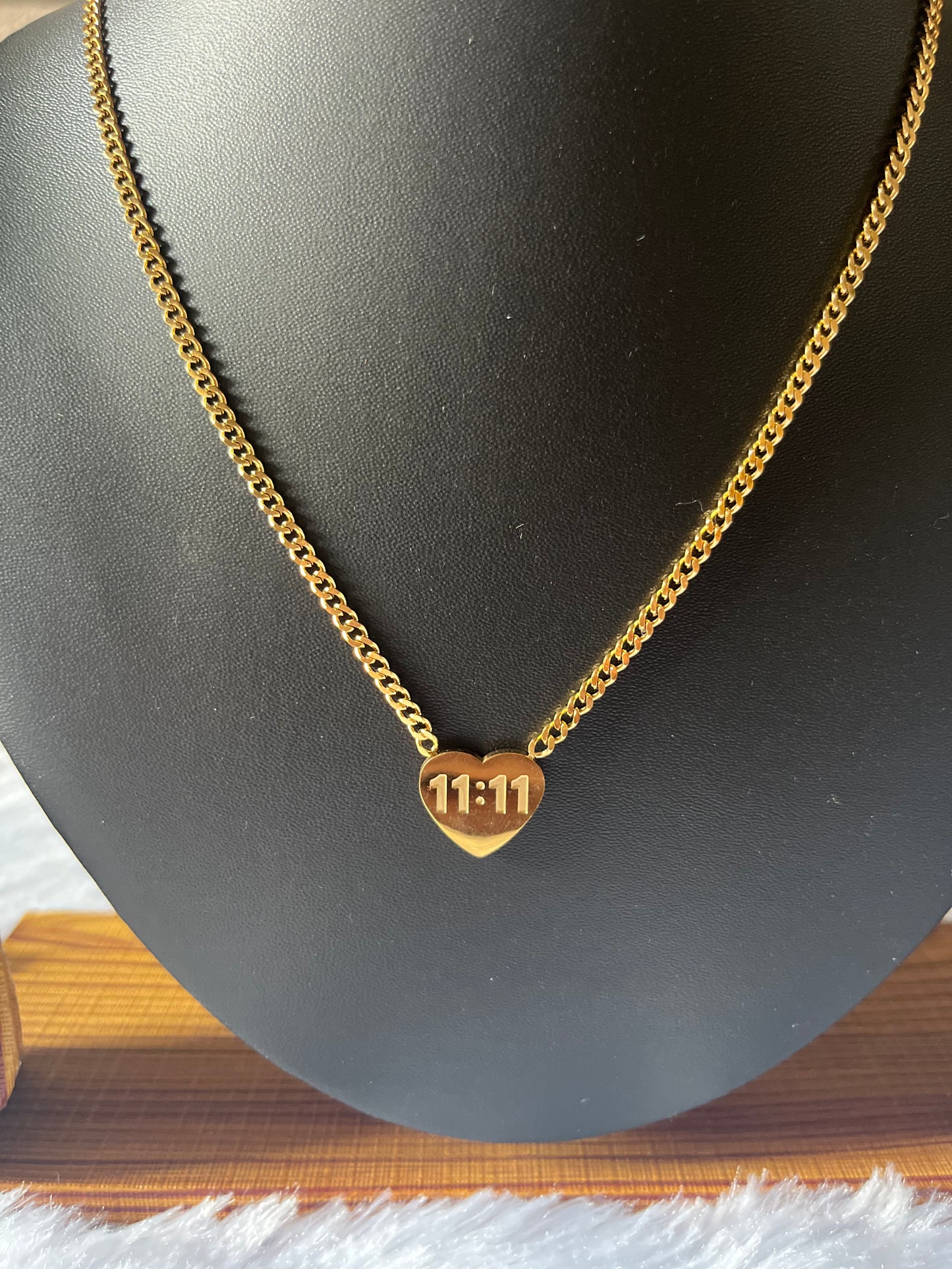 11:11 Pendant in heart shape with gold chain