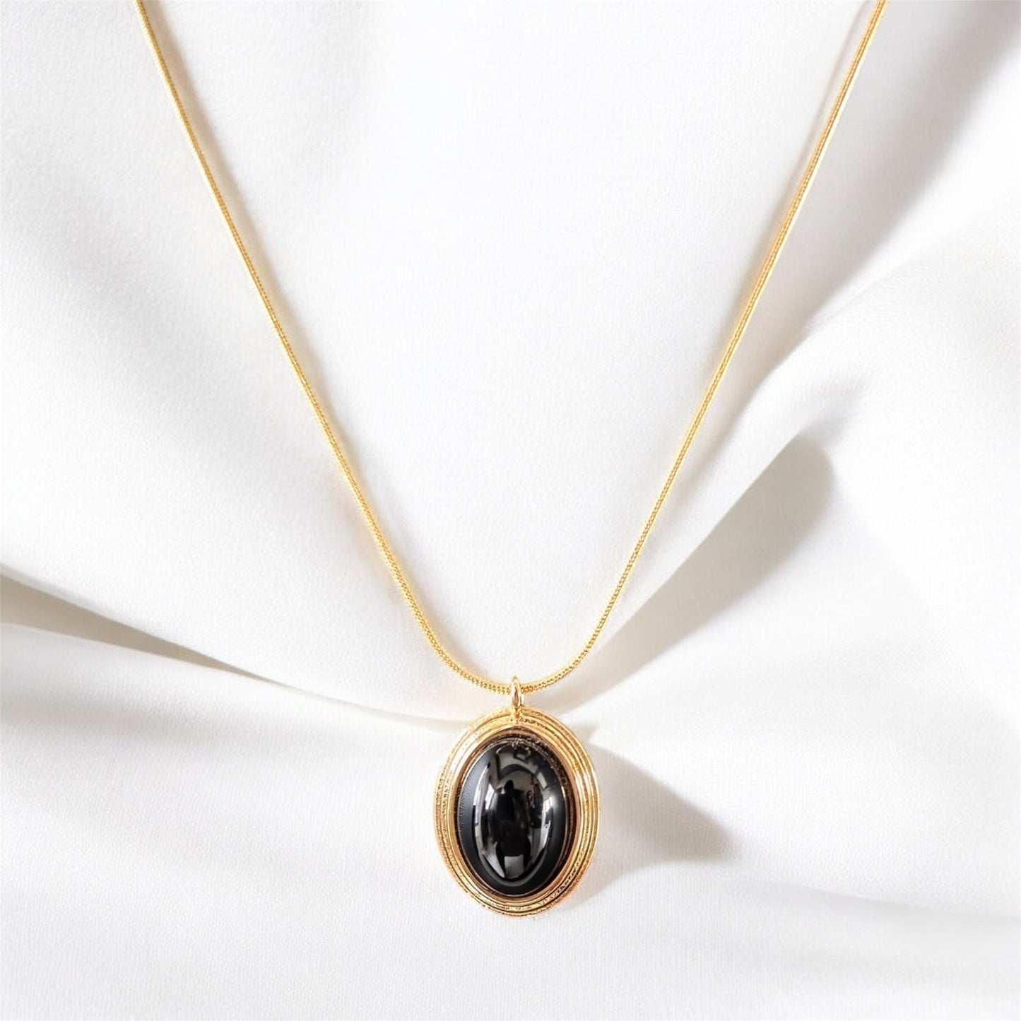 Oval Grace